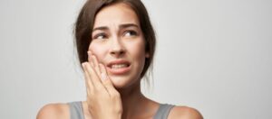 5 Home and Natural Remedies for Toothache Pain